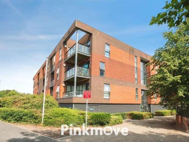 Flat for sale in Pillgwenlly, Wales