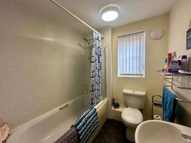 Flat for sale in Conisbrough, South Yorkshire