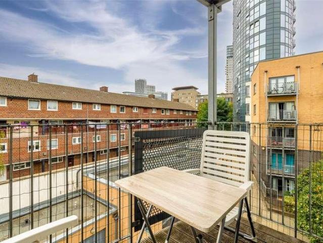Flat for sale in London Borough of Newham, Greater London