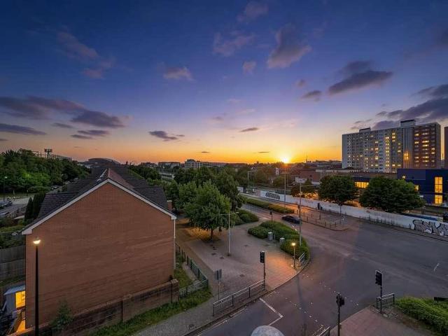 Flat for sale in City Centre, Falcon Lodge