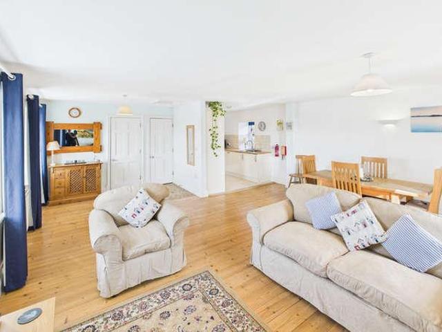 Flat for sale in Longrock, Cornwall