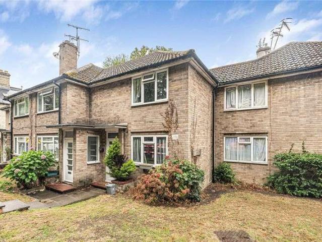 Flat for sale in Elstree, Hertsmere