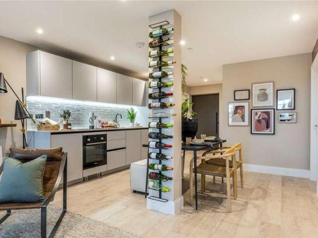 Flat for sale in Slough