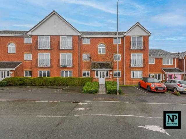Flat for sale in Kettlebrook, Staffordshire