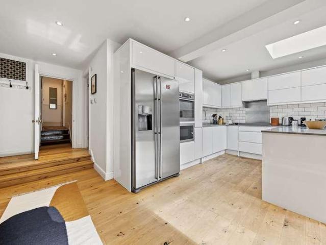 Flat for sale in London Borough of Haringey, Greater London