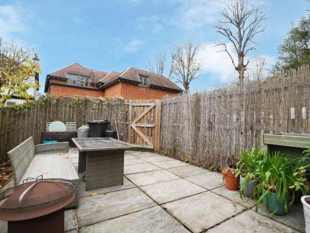 Flat for sale in Crystal Palace, Greater London