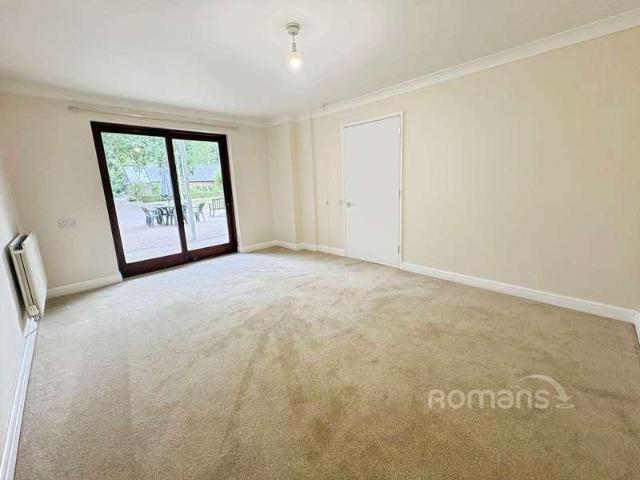 Flat for sale in Reading