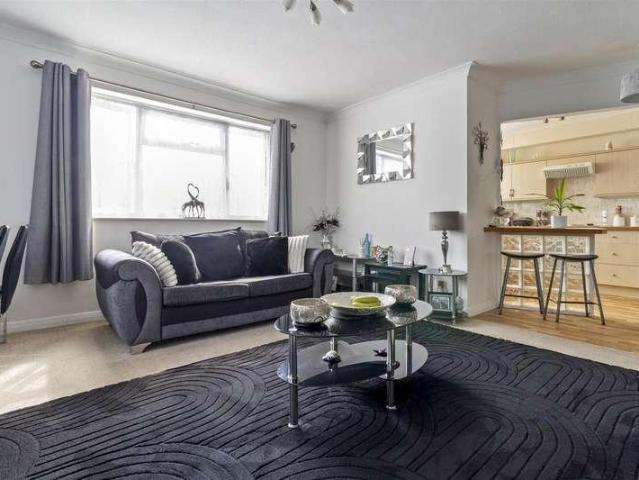 Flat for sale in West Worthing, Worthing