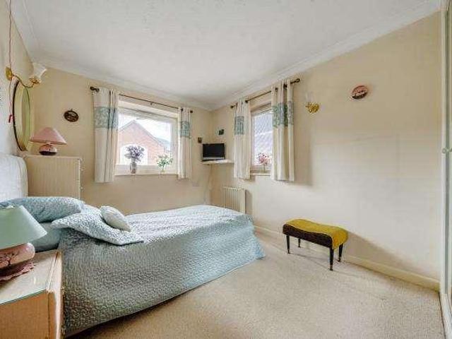 Flat for sale in Evershot, Oxfordshire