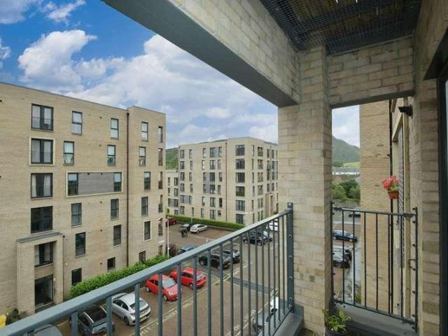 Flat for sale in Meadowbank, Scotland
