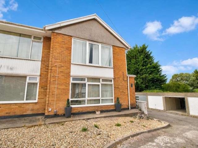 Flat for sale in Cwm Talwg, Barry
