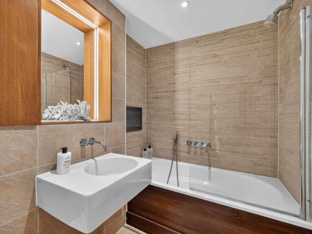 Flat for sale in Spitalfields, Whitechapel
