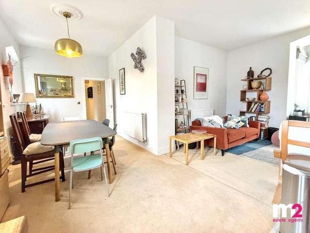 Flat for sale in Abergavenny