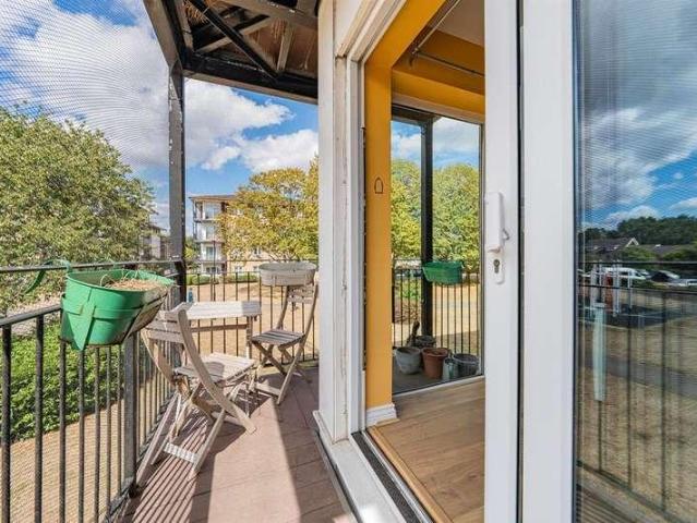 Flat for sale in London Borough of Hounslow, Greater London