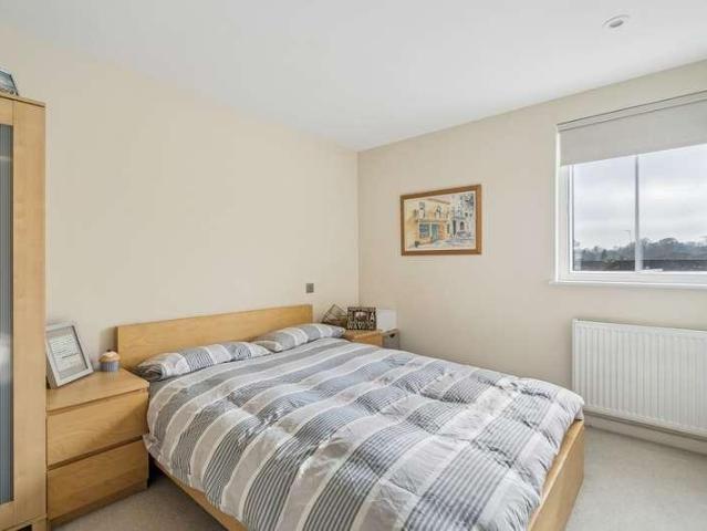 Flat for sale in Chalfont St. Peter, Denham