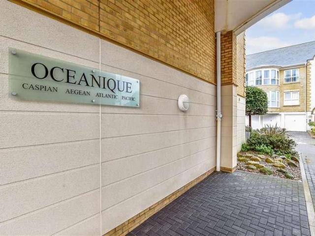Flat for sale in Rustington, Clapham