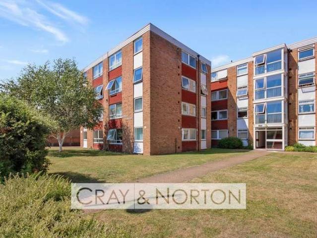 Flat for sale in London Borough of Croydon, Addiscombe