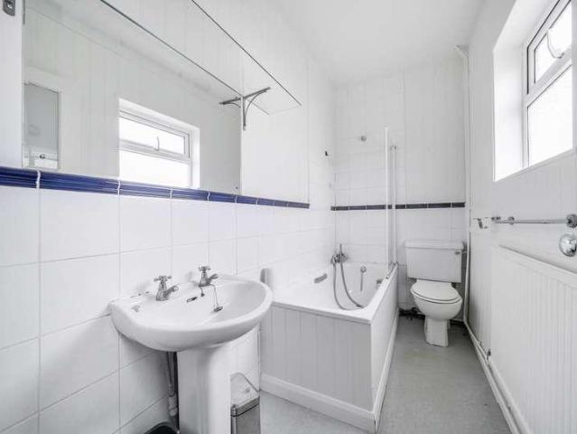 Flat for sale in London Borough of Merton, Mitcham