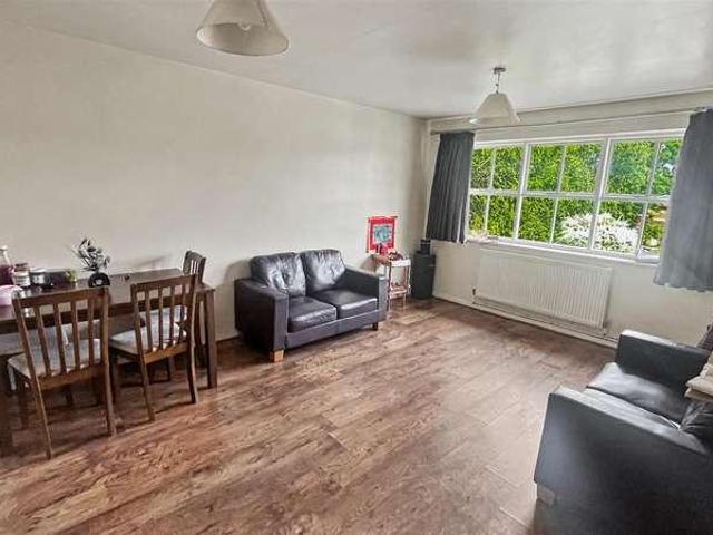 Flat for sale in Selly Park, Birmingham