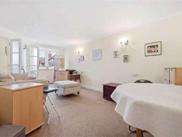 Flat for sale in North Shoebury, Alton Barnes