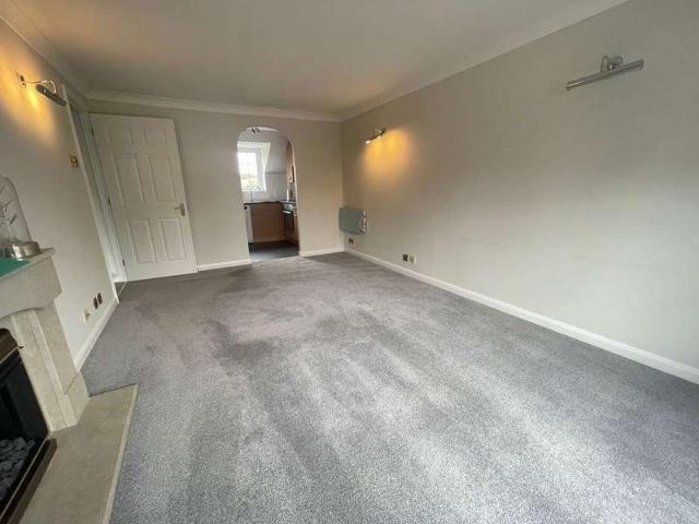 Flat for sale in Alderminster, Warwickshire