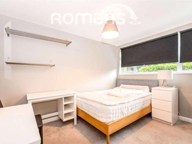 Flat for sale in Farnborough, Hampshire