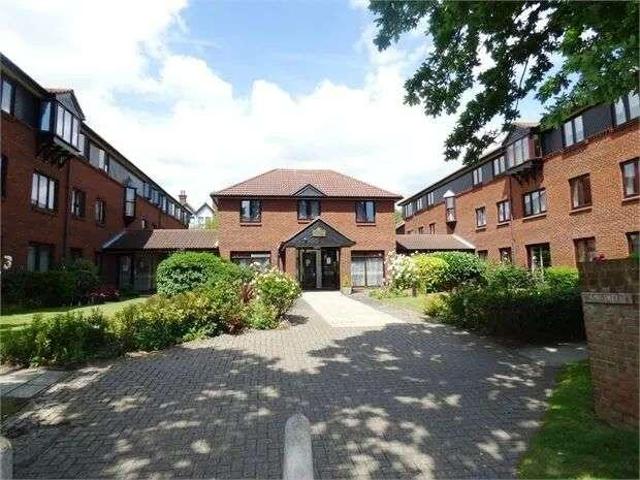 Flat for sale in Alton Barnes, Essex