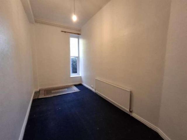 Flat for sale in Chapel Allerton, West Yorkshire