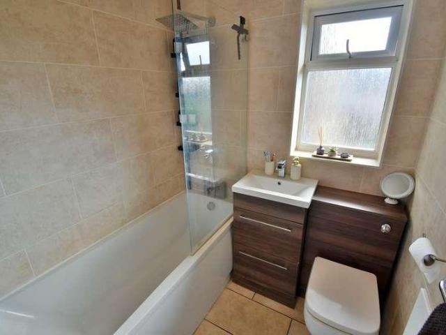 Flat for sale in Tricketts Cross, Ferndown