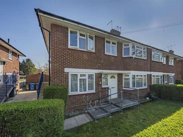 Flat for sale in Clewer Village, Windsor