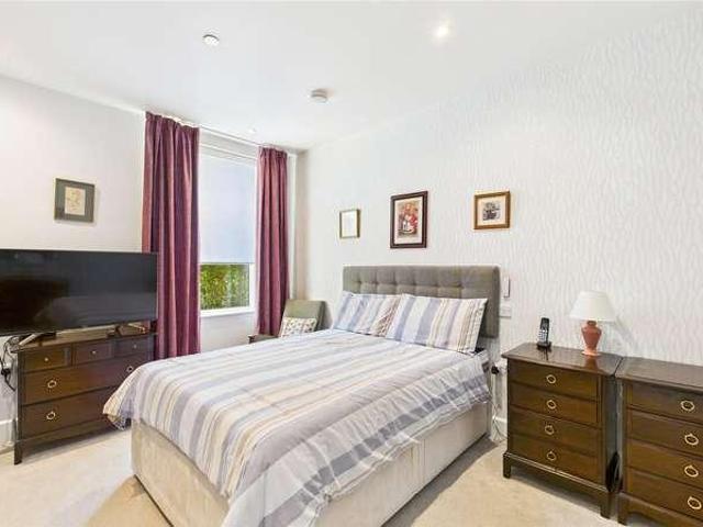Flat for sale in Horsell, Woking