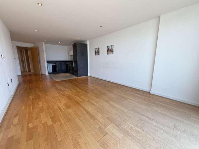 Flat for sale in Key Street, Suffolk