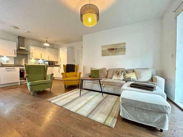 Flat for sale in Milton Keynes