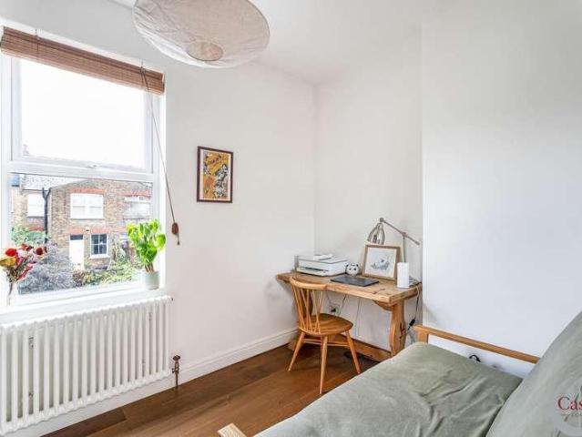 Flat for sale in London Borough of Haringey, Greater London