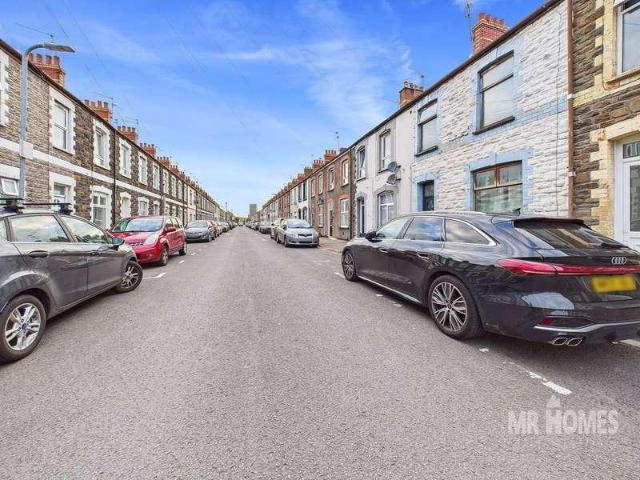 Flat for sale in Falcon Lodge, Wales