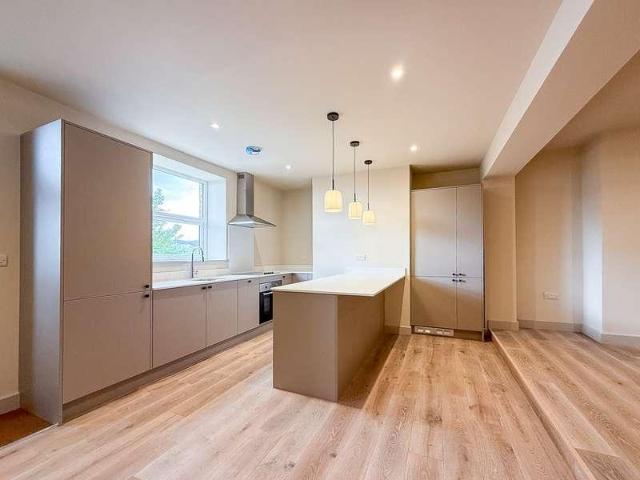 Flat for sale in West Yorkshire