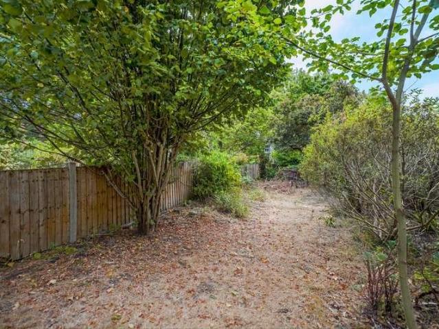 Flat for sale in Penge, Greater London