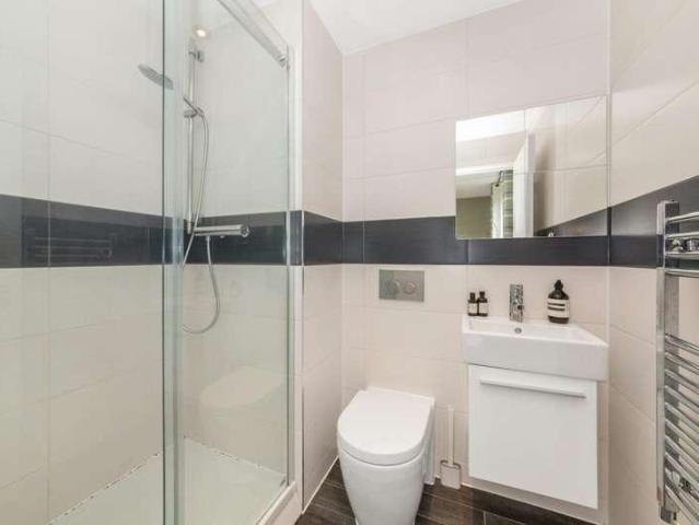Flat for sale in London Borough of Lewisham, Brockley