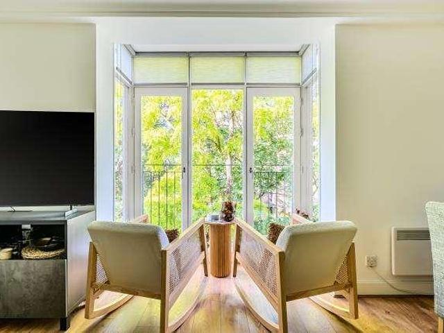 Flat for sale in St. John's Wood, Greater London