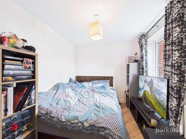 Flat for sale in Woodley, Wokingham