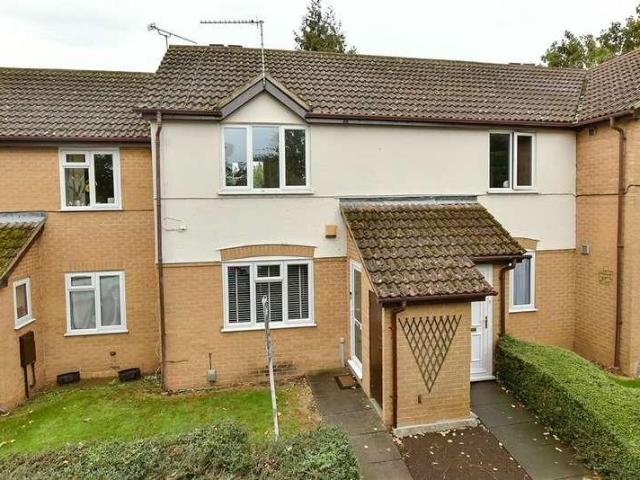Flat for sale in Grove Park, Swale