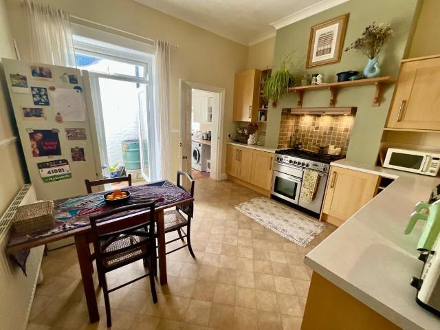 Flat for sale in Central, Heathlands