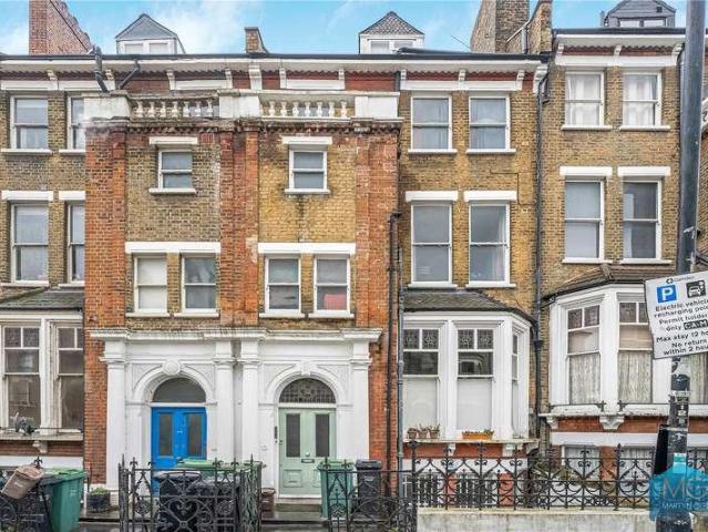 Flat for sale in Tufnell Park, Greater London