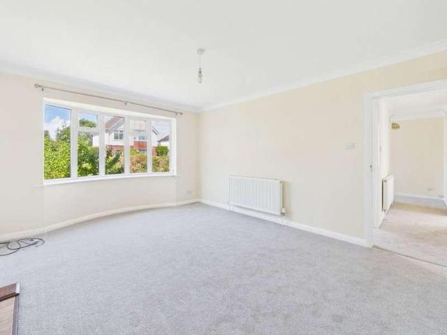 Flat for sale in Worthing, West Sussex