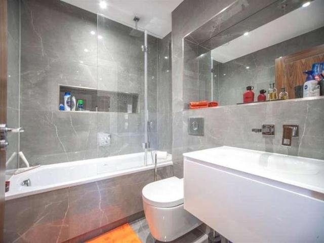 Flat for sale in Radlett, Hertfordshire