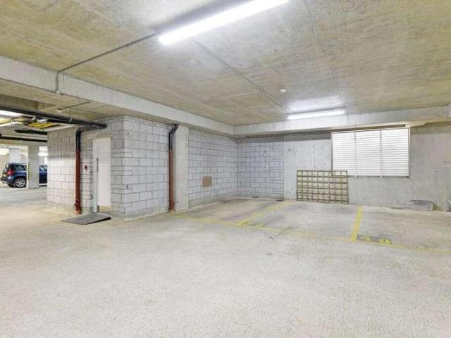 Flat for sale in Wormley, Fole