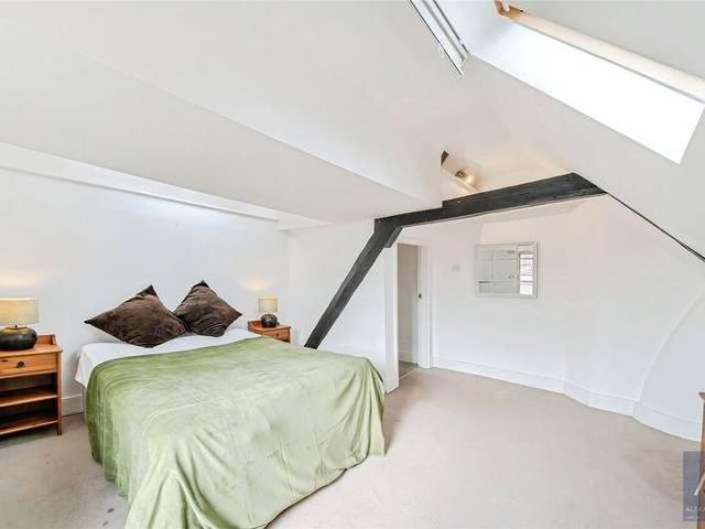 Flat for sale in Buckingham, Buckinghamshire