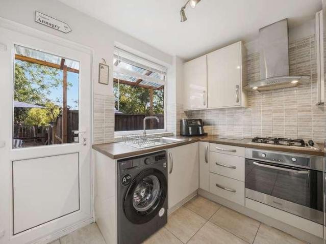 Flat for sale in London Borough of Hillingdon, Greater London