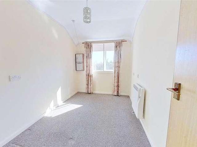 Flat for sale in Fishersgate, West Sussex