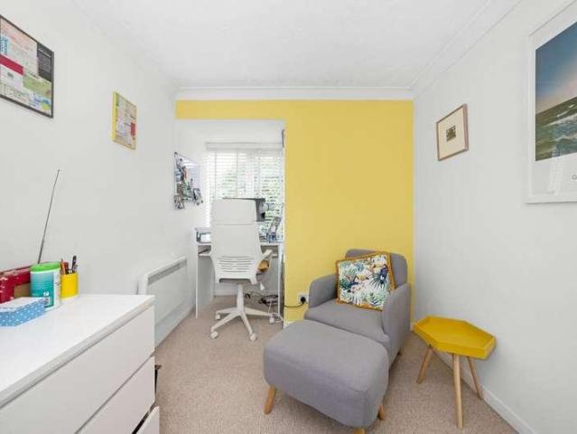 Flat for sale in Peckham, Greater London